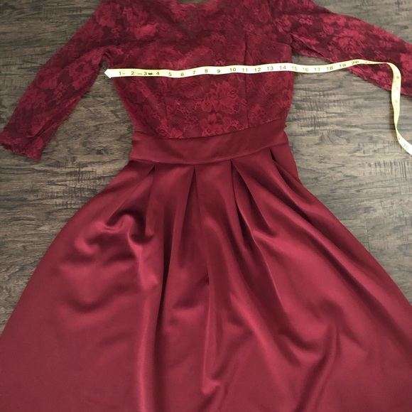 ❌SOLD❌ Vintage Pleated Lace Purple Dress - Picture 3 of 5